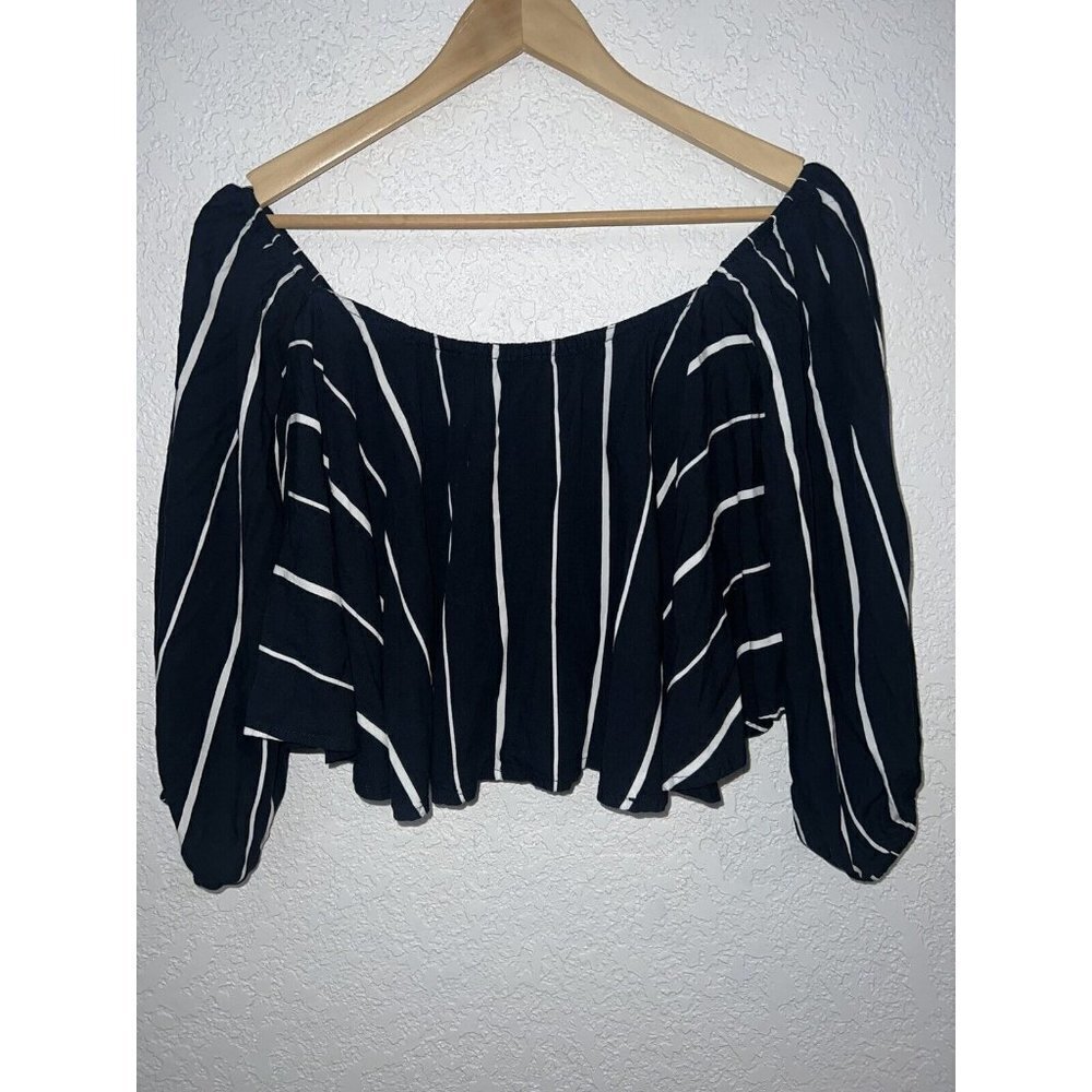 𝅺FAITHFUL the Brand Crop Top Black White Stripes Size Medium Off Shoulder (K)